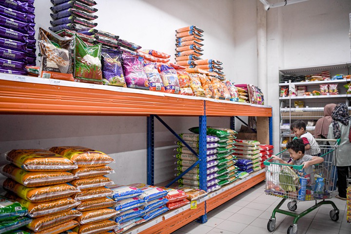 马国过去一年物价飞涨,还面对白米短缺问题。(马新社)