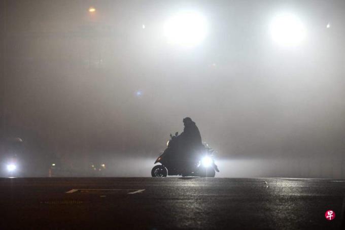 中国六省部分地区出现特强浓雾  局地能见度低于50米