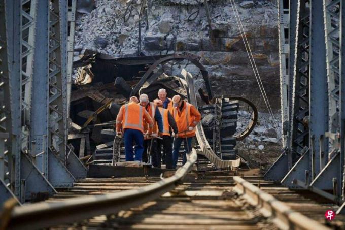 乌克兰“铁人”部队死守生命线
