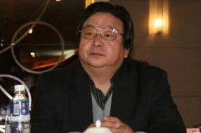 内蒙古一厅官敲诈情人女行长1320万,因犯受贿、重婚等罪领刑14年半