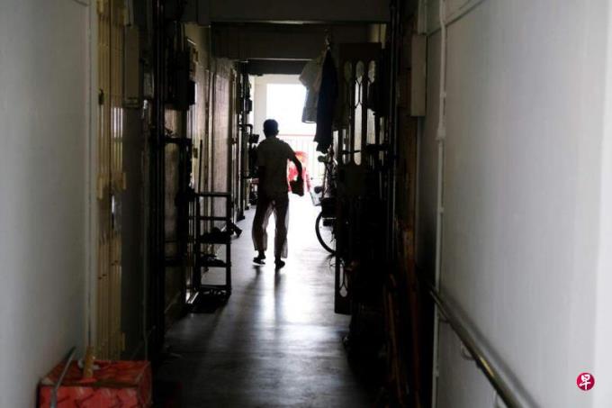 社论:莫让人生终点太孤独