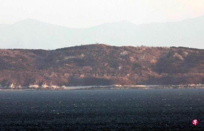 朝鲜连续第三天向韩国海域发射90多枚炮弹