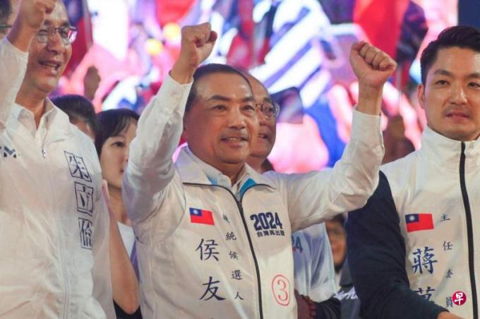 是否会喊话“弃柯”?侯:相信台湾人民会集中力量完成政党轮替