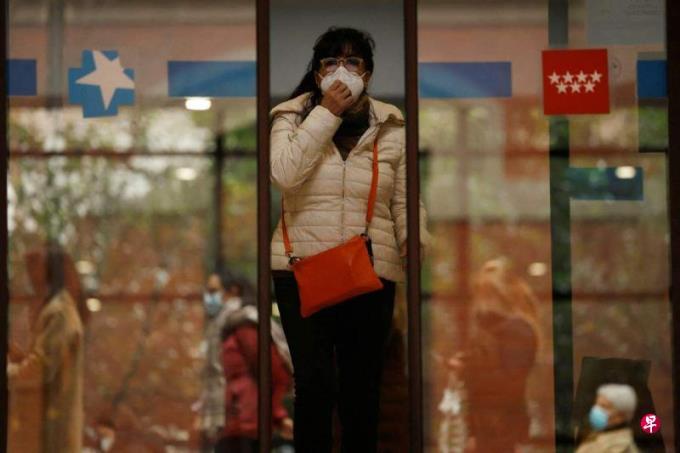 世卫:去年12月近万人染病身亡 冠病仍是威胁