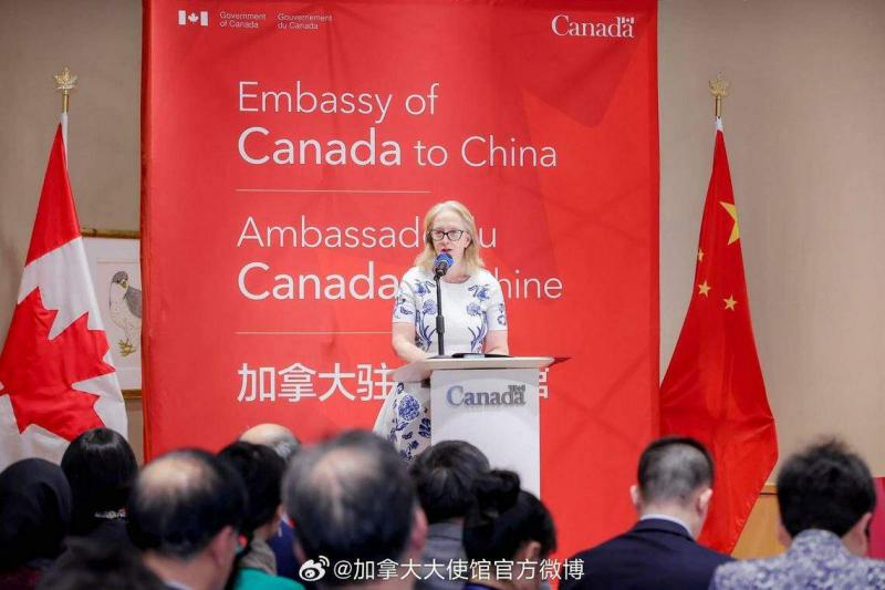 加拿大驻中国大使梅倩琳去年12月在中加学者交换项目50周年纪念活动上说,加拿大人需要努力了解中国,中国需要努力了解加拿大。(加拿大驻中国大使官方微博)