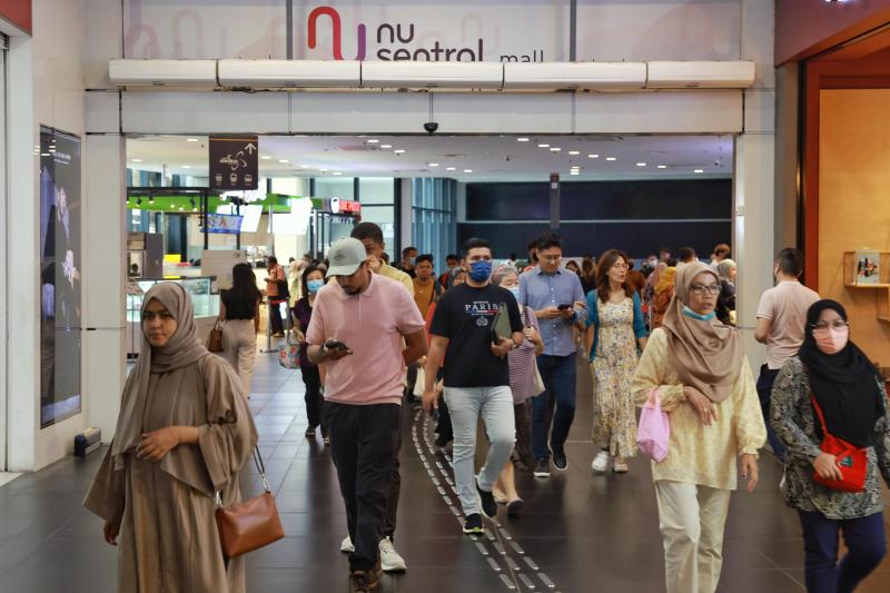 过去几年的政治动荡已让马来西亚民众政治疲劳,加上百物涨价、生活压力越来越大,人们对“变天”传闻已感到厌倦,更关心的是经济及民生问题。(档案照片)