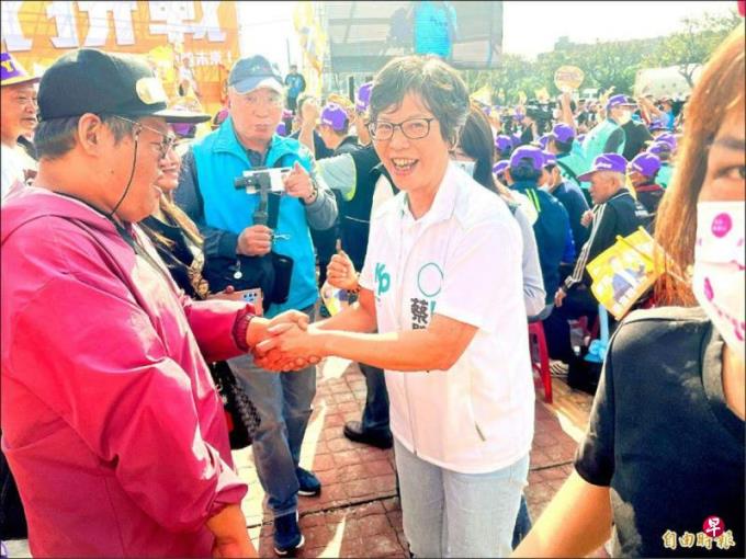 传台中市长卢秀燕延揽蔡壁如当副手 民众党部主委表示乐观其成