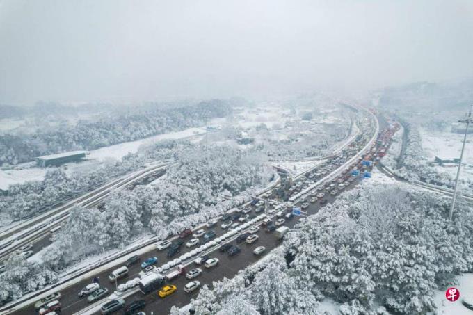 新一轮寒潮来袭 中国南方地区迎来大范围降雪