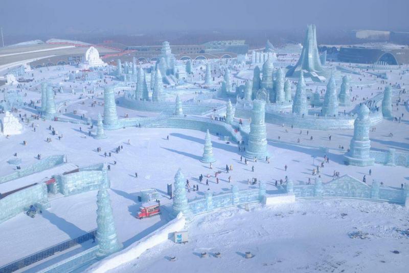 哈尔滨著名景点冰雪大世界去年12月中旬曾爆发退票风波,主办方的处理方式化危为机,在网上获得广泛赞许。(林煇智摄)