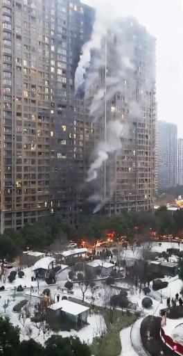 南京居民楼火灾15人死 学者:地方政府对安全隐患麻痹