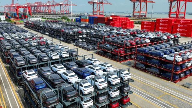 产销两旺的中国汽车,经历了三年高速增长后,开始放缓。