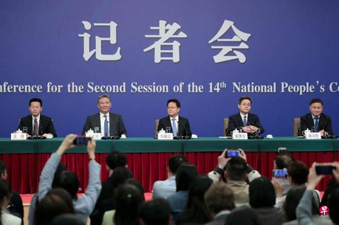 中国财政部长:党政机关过紧日子是长久之计