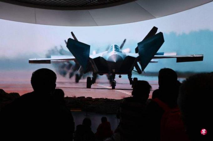 中共中央军委副主席何卫东:严打军队“虚假战力”