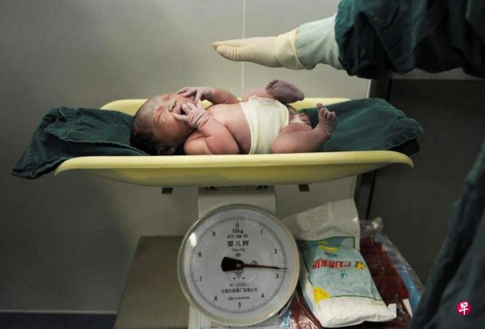 出生人口不断下滑 中国多家医院停止产科服务