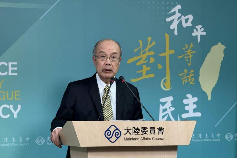 台湾陆委会发言人詹志宏4月11日在记者会上指出,前总统马英九以私人身份赴陆,无法代表所有台湾人民、也无意代表其所属政党,因此不必一字一句拆解他的话语。 (缪宗翰摄)