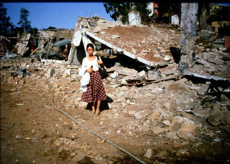 1982年大屠杀后,洪瑞钗(图)到处寻找认识的巴勒斯坦人,后来遇到了13岁受伤男孩的70岁祖母。祖母从黎巴嫩南部步行20公里到夏蒂拉营寻找亲人,却发现除了自己和13岁男孩,其他亲人都死了。(受访者提供)