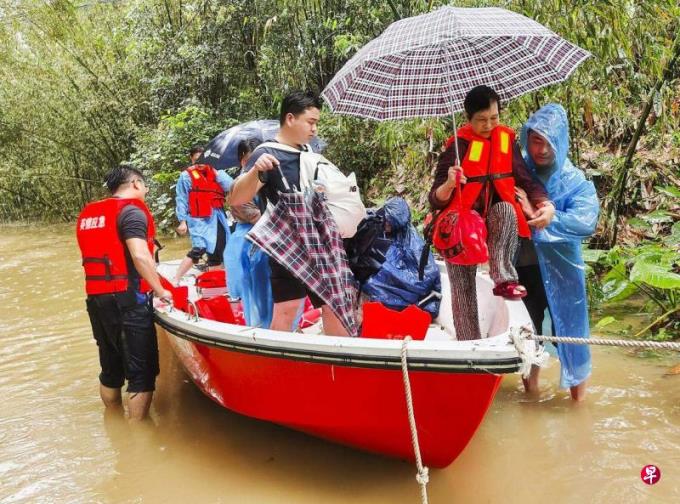 连续强降雨影响 广东出现百年一遇洪灾