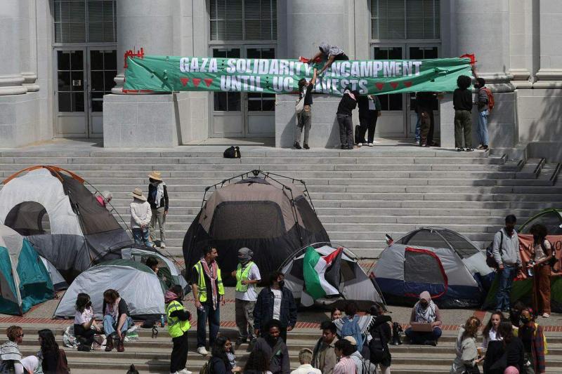 除了东岸的高校,位于西岸的加州伯克利分校星期二也出现扎营抗议活动。(法新社)