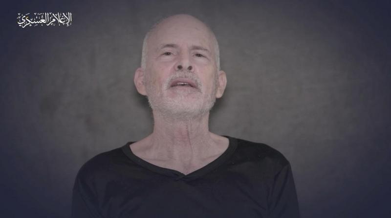 64岁的以色列被掳人质西格尔(Keith Siegel)在哈马斯发布的视频中说:“我想告诉我的家人,我非常爱你们。让你们知道我很好,对我来说很重要。”(路透社)