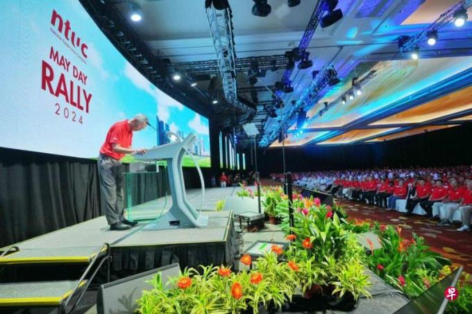 【劳动节集会】李总理:两周后圆满交棒黄循财 为国服务是我巨大荣幸