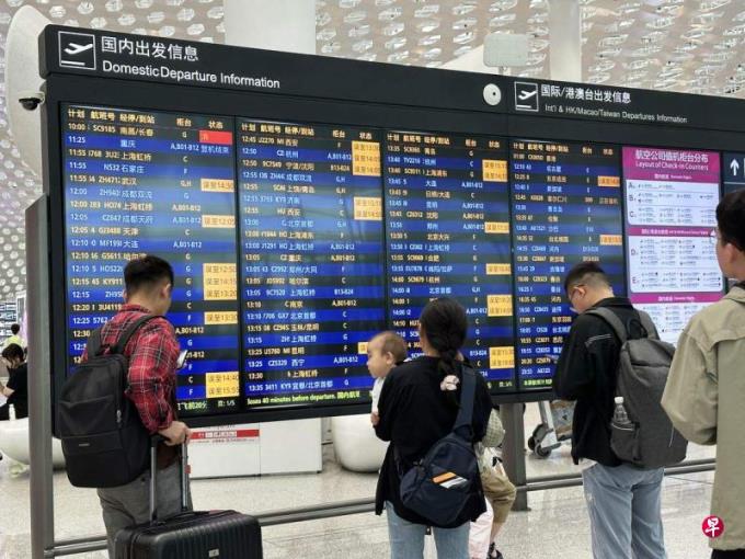 华南暴雨影响五一出行 有旅客一天内四趟航班被取消