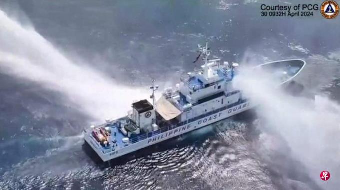 菲传召中国使馆临时代办 抗议中国海警船破坏菲船