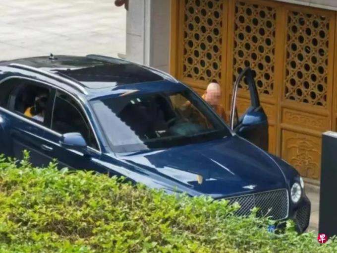 僧人开宾利  海宁市佛协:为信众代驾