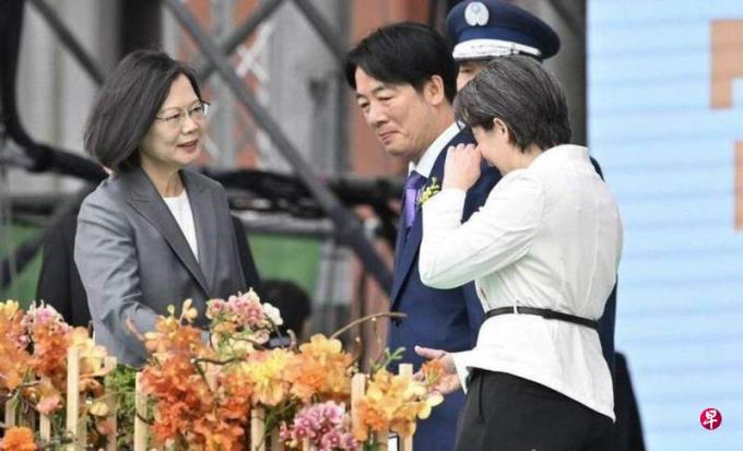 赖蔡萧向民众致意 萧美琴疑似流泪