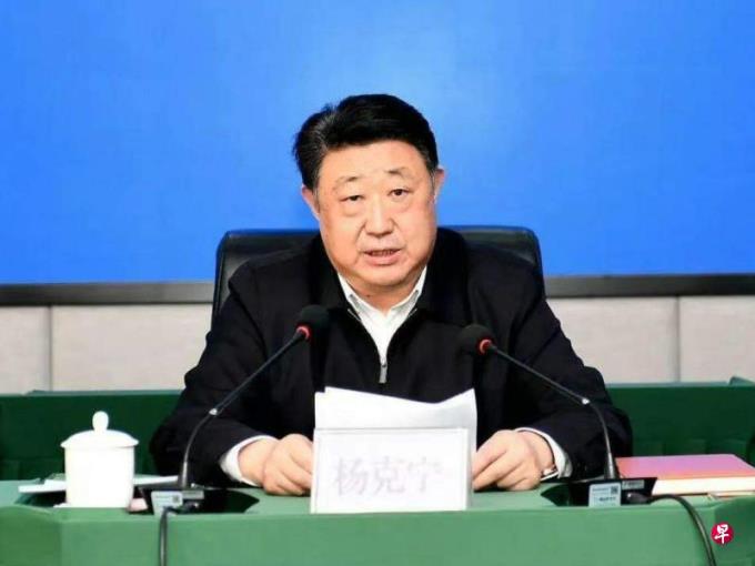 “官场小说家”杨克宁被双开 懒政怠政主动“躺平”