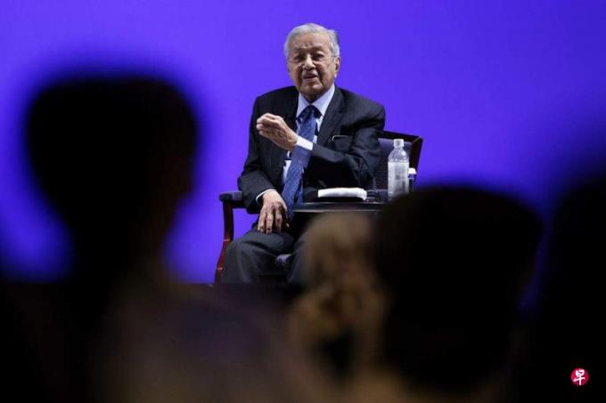 马哈迪:美国挑衅 加剧台海紧张局势