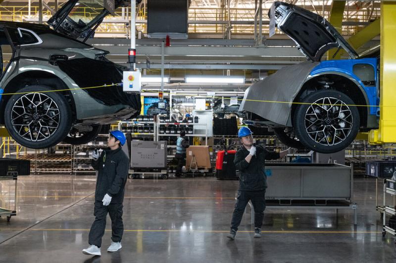 宁波的一家电动汽车工厂,摄于今年4月。