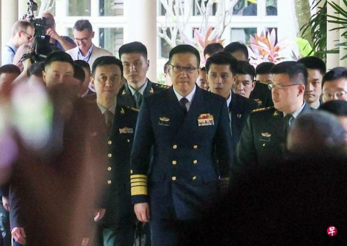 中美防长会晤结束 会议持续1小时10分钟