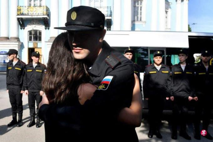 欧洲官员:俄罗斯派移民和外籍学生出战