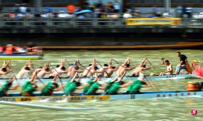 重庆湖北接连发生龙舟赛翻船事故 造成四人死亡