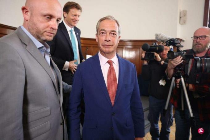 民调:英国右翼改革党支持率超过执政保守党