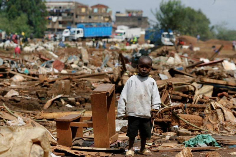 6月5日的照片显示,汹涌的洪水把肯尼亚的基亚迈科(Kiamaiko)一处河岸的定居点化成废墟。(路透社)