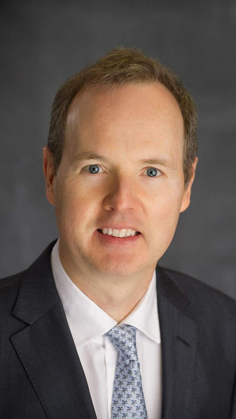 美国弗吉尼亚理工大学国际事务教授托尔说,美国仍具有强大的力量,涉及多国的世界问题仍需要美国居中领导、拉拢各个国家来共同应对。(受访者提供)