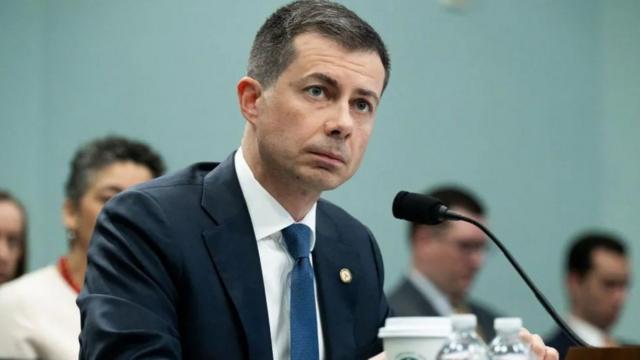 皮特·布蒂吉格(Pete Buttigieg)