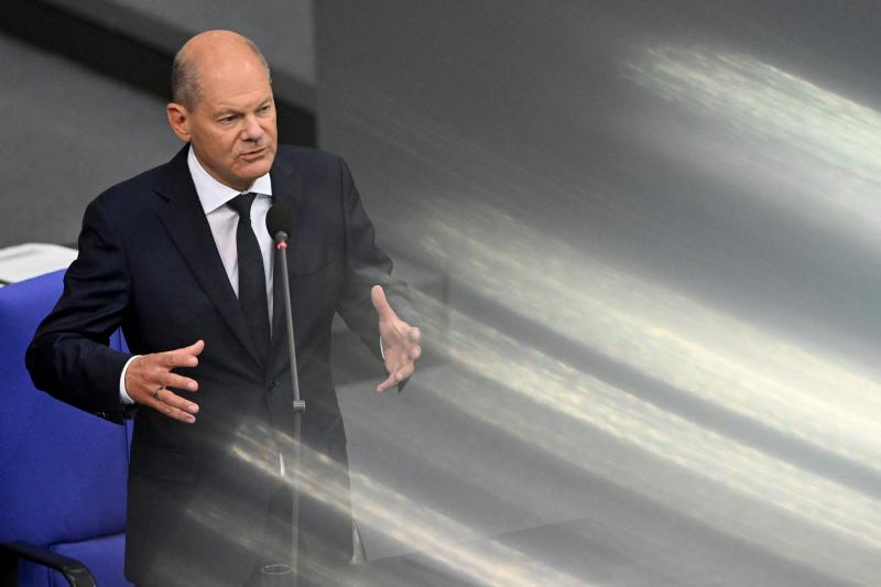 德国总理朔尔茨星期五(7月5日)说,欧洲理事会外交政策的代表是欧洲理事会主席米歇尔,不是匈牙利。(法新社)