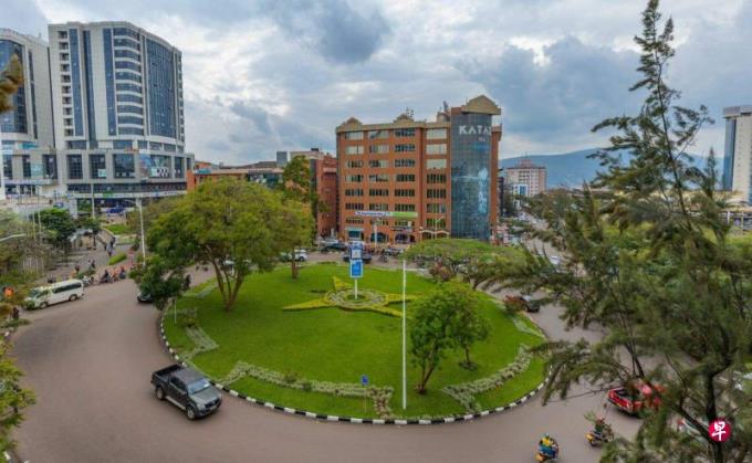 林任君:政治学新加坡?