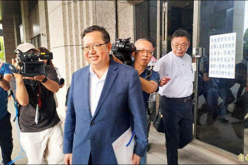 郑文灿上星期六(7月6日)交保后离开法院时脸带笑容。(自由时报)