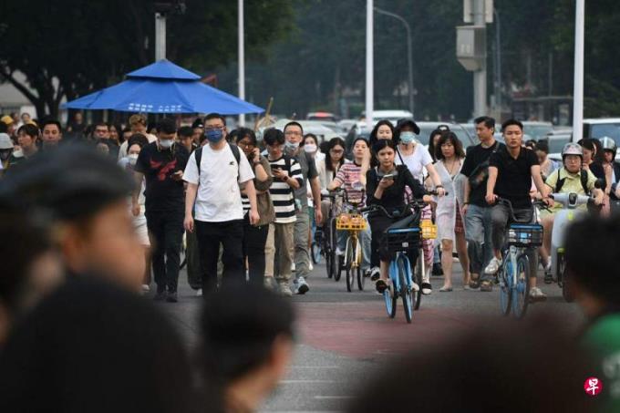 祝伟:“卷”是等级文化的产物