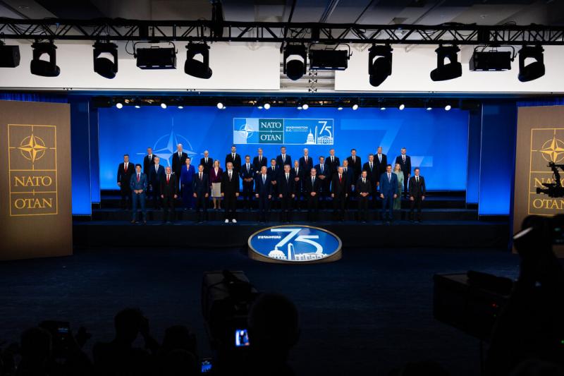 北约成员国政府首脑周三在华盛顿举行的峰会上。