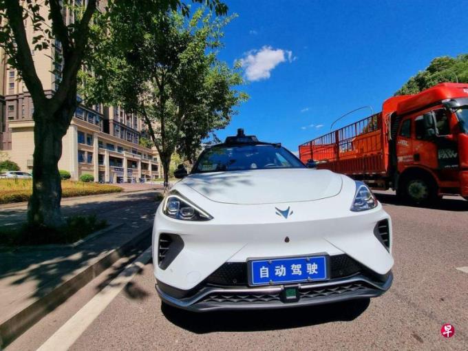 朱明:无人驾驶出租车引发的争议与挑战