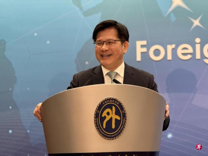 特朗普要求交保护费 台外长:军费预算持续增加