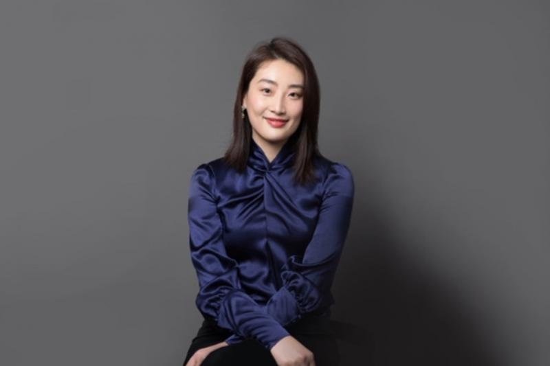 今年42岁的宗馥莉14岁就前往美国读书,22岁学成归国。(互联网)