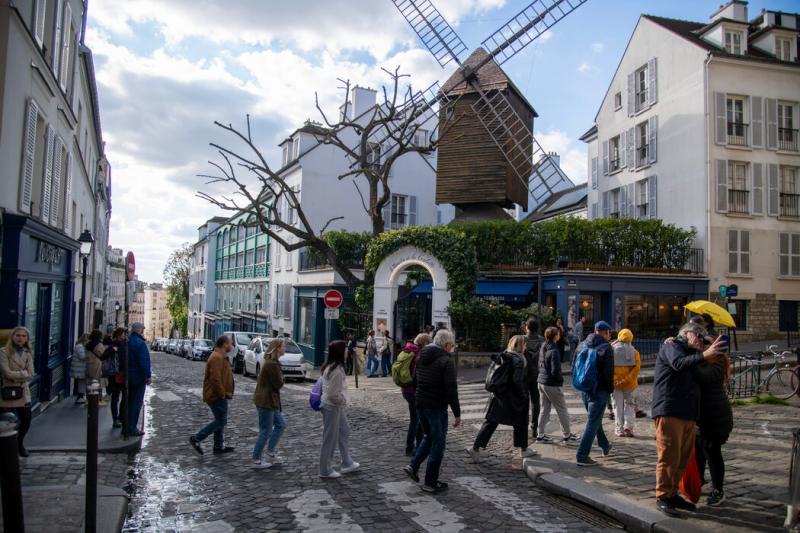 没有什么地方比蒙马特山更具巴黎风情了。奥运自行车手们将在这里一次又一次向山顶发起冲击。