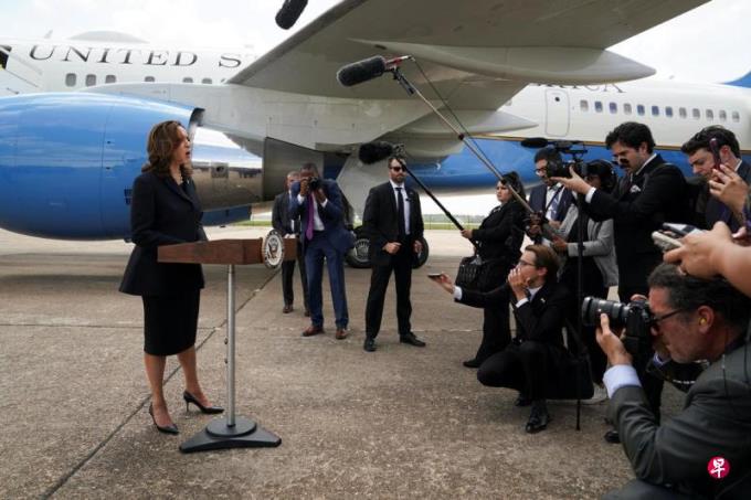 哈里斯已获足够党代表票 锁定民主党总统候选人提名