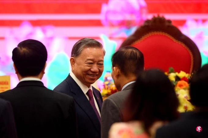 越南国家主席苏林接任越共总书记  预料大政方针不变