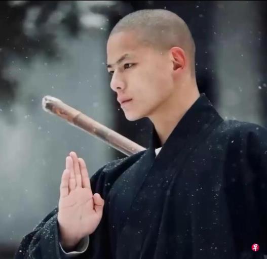 21岁“最帅少林武僧”秋风车祸身亡